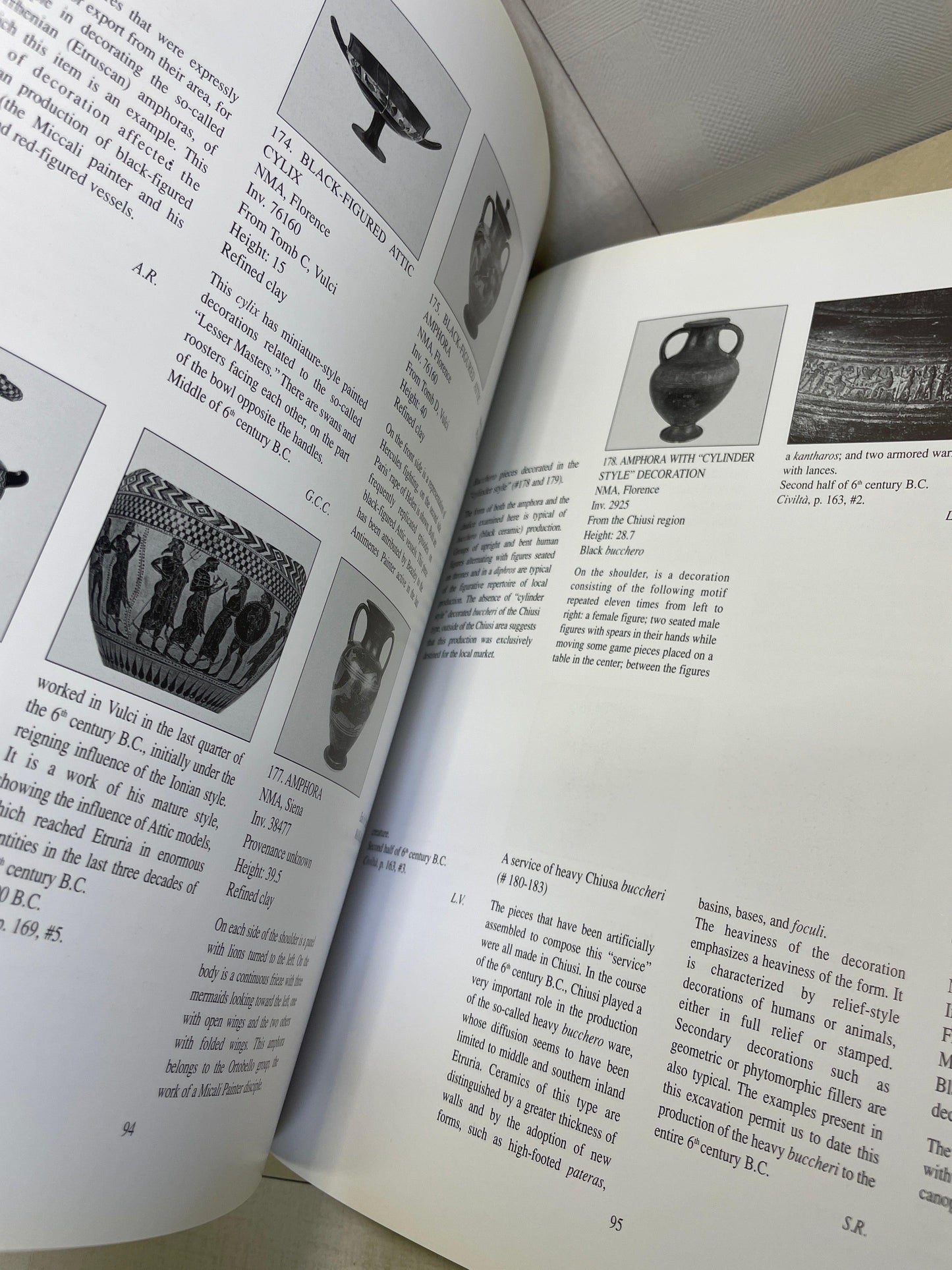 Book - World of the Etruscans Art Exhibition 2001 Catalog at Bowers Museum California attic no returns - Museumize.com