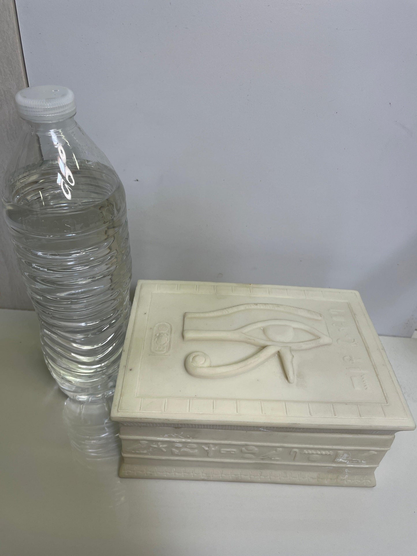 Statue Box - Egyptian Eye of Horus Box with Hieroglyphs 2.75 x 6.5 x 4.25 in AS IS ATTIC no returns - Museumize.com