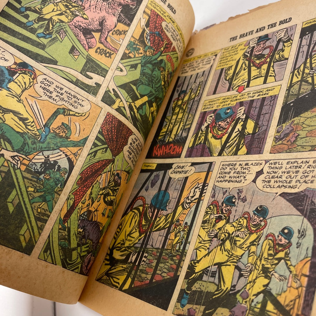 Comic Book - DC Comics Showcase 1960 No 31 Aquaman and AquaLad Silver Age attic no returns - Museumize.com