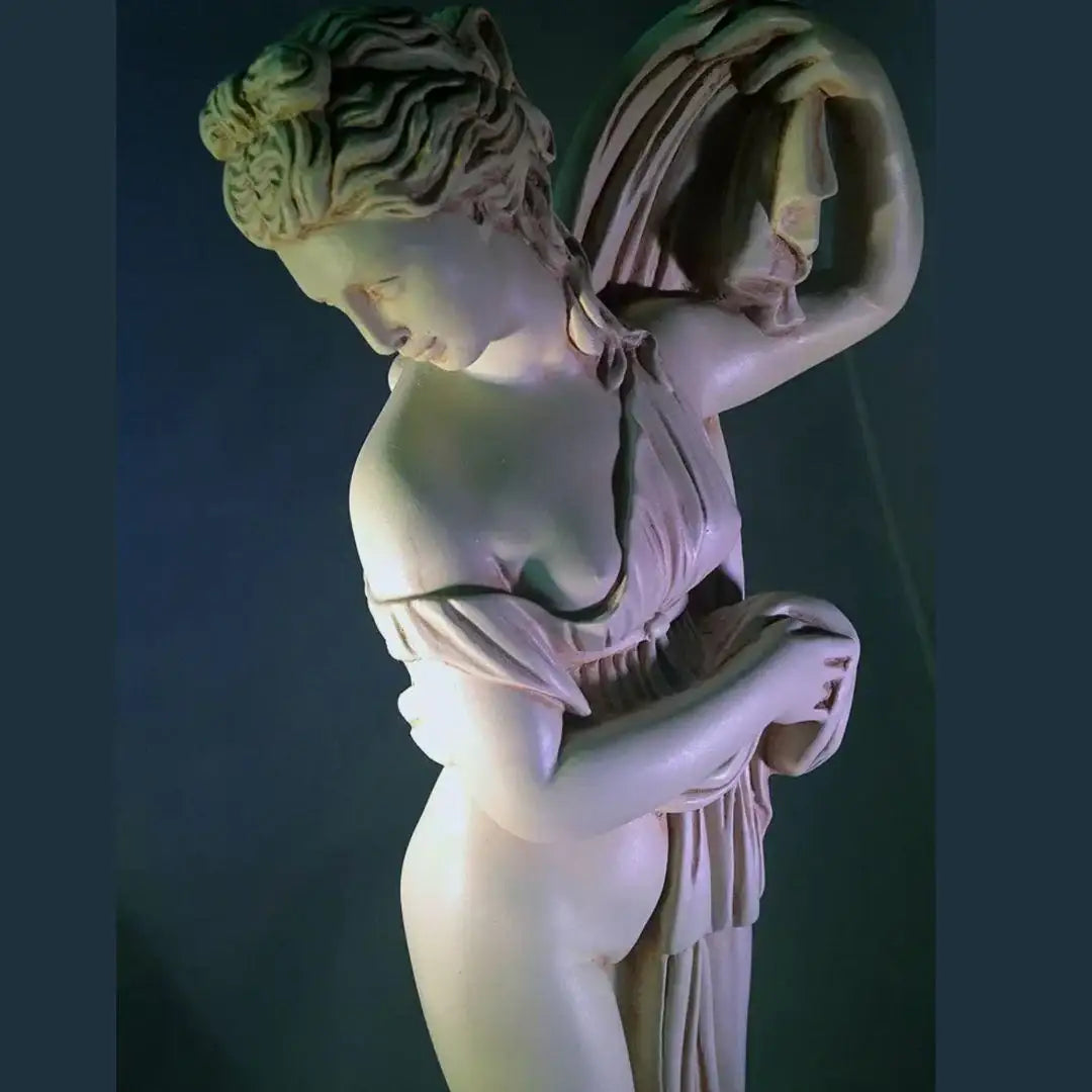 Aphrodite Venus Kallipygos: Graceful Pose of the Goddess – 15.5 in Classical Greek Statue - Museumize.com