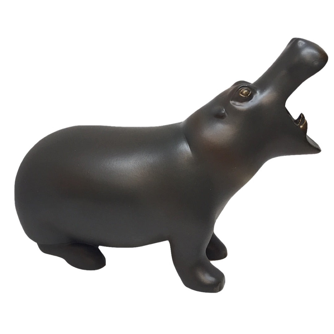 François Pompon hippopotamus sculpture with simplified modern design.