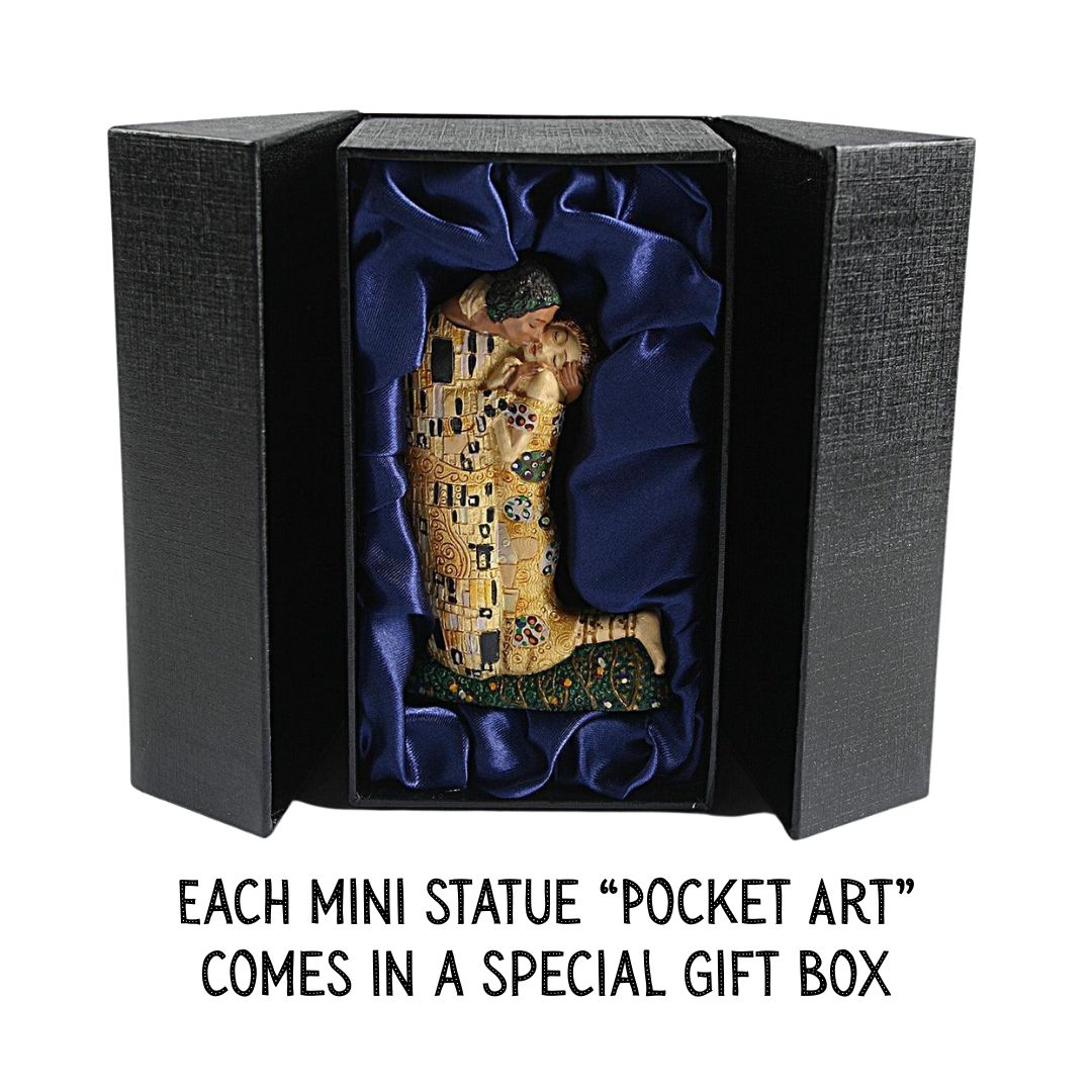Pocket Art Collection comes in a sateen lined gift box. Parastone Colleection.