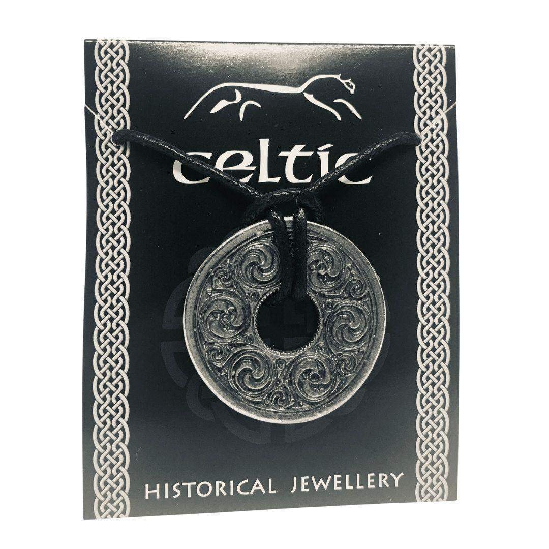 Celtic Round Disc Pewter Costume Jewelry Pendant Necklace Unisex - Museumize.com