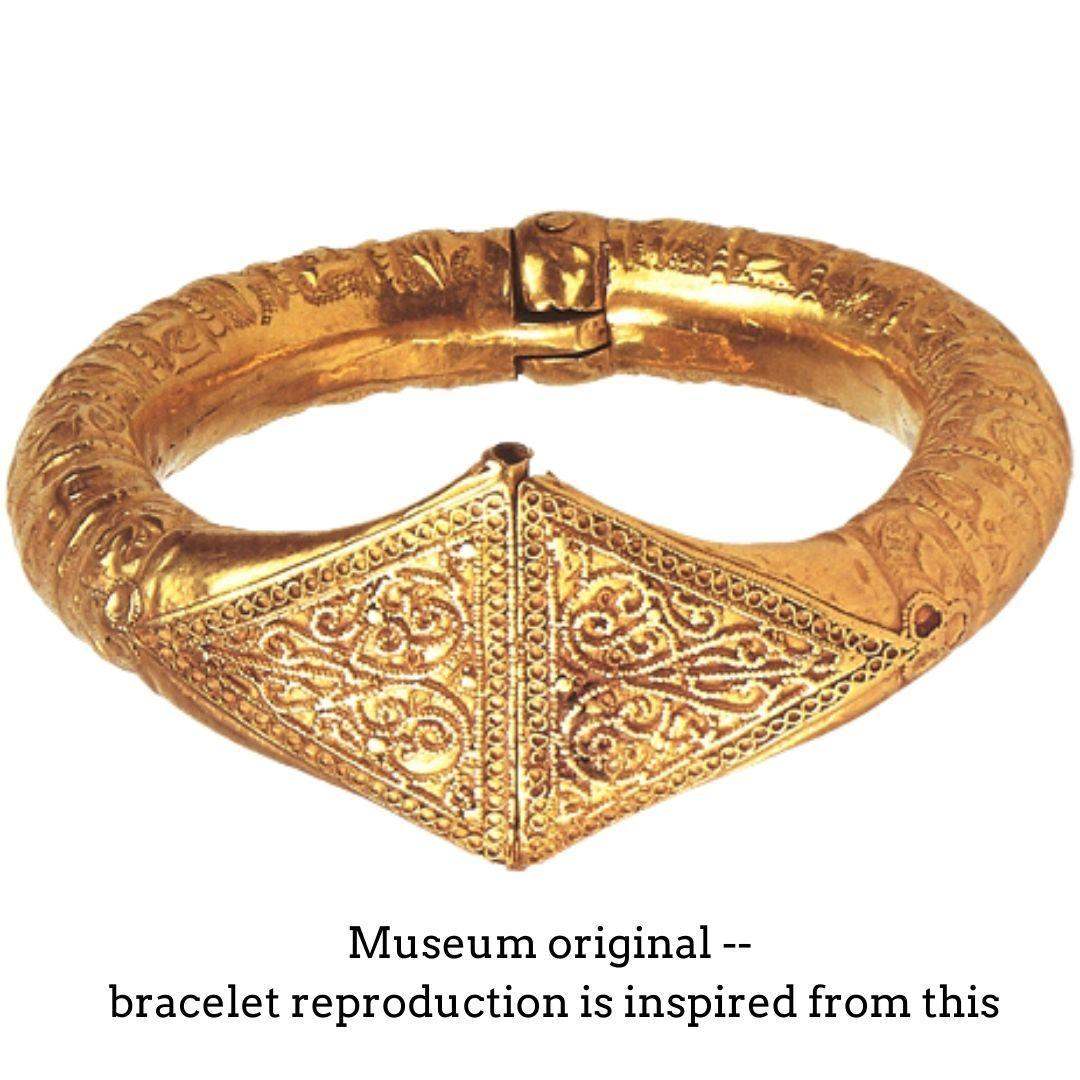 Islamic Double Triangle Geometric Pattern Hammered Bangle Cuff Bracelet - Museumize.com