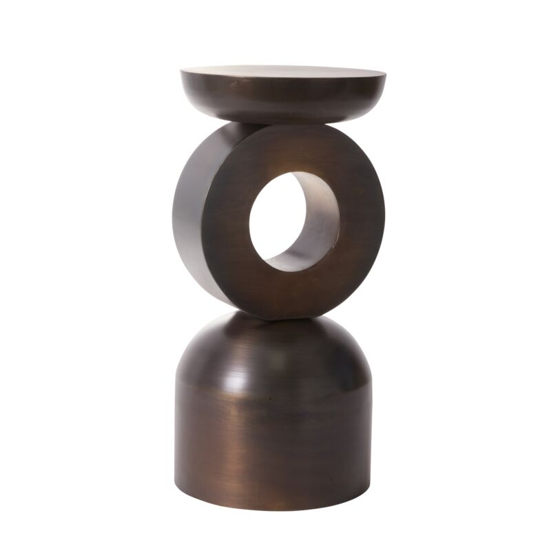 Echelon Display Column | Geometric 25 to 37H