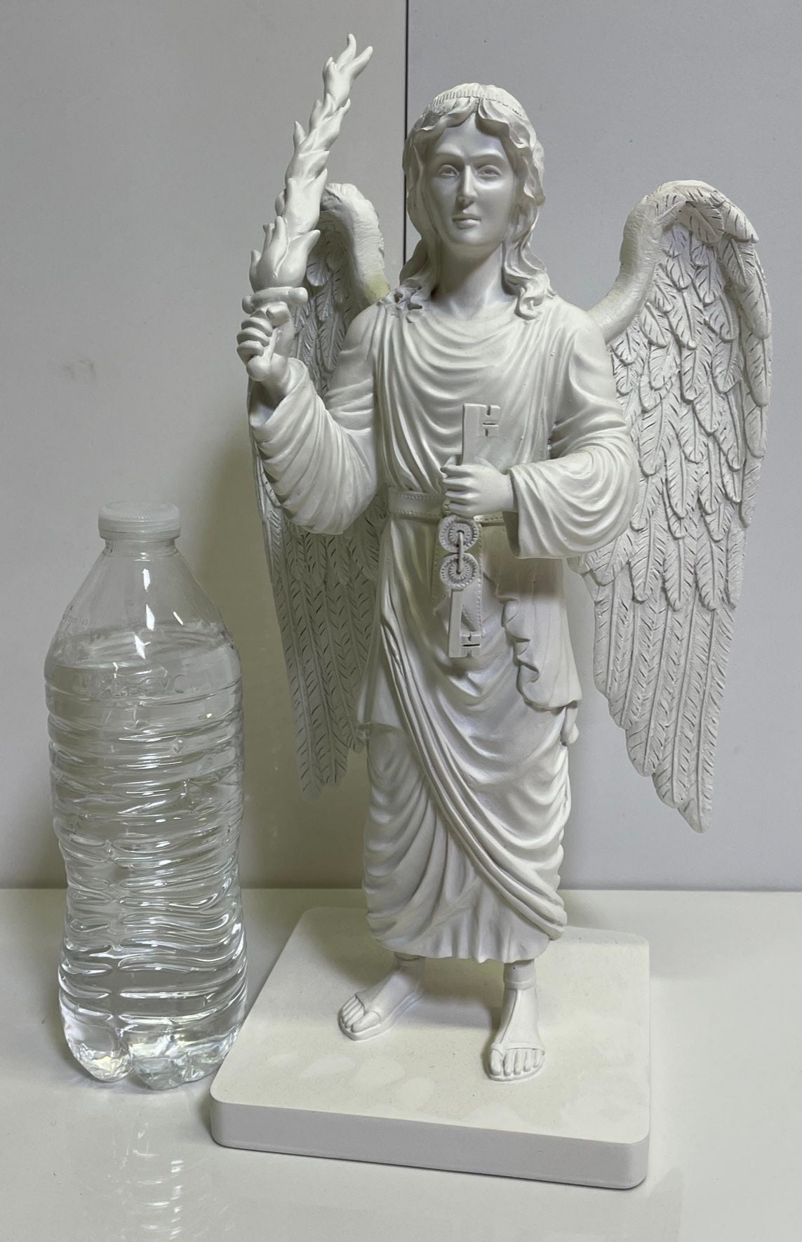 White Resin Angel Statue – Archangel Uriel with Flame and Keys Large attic new no returns - Museumize.com