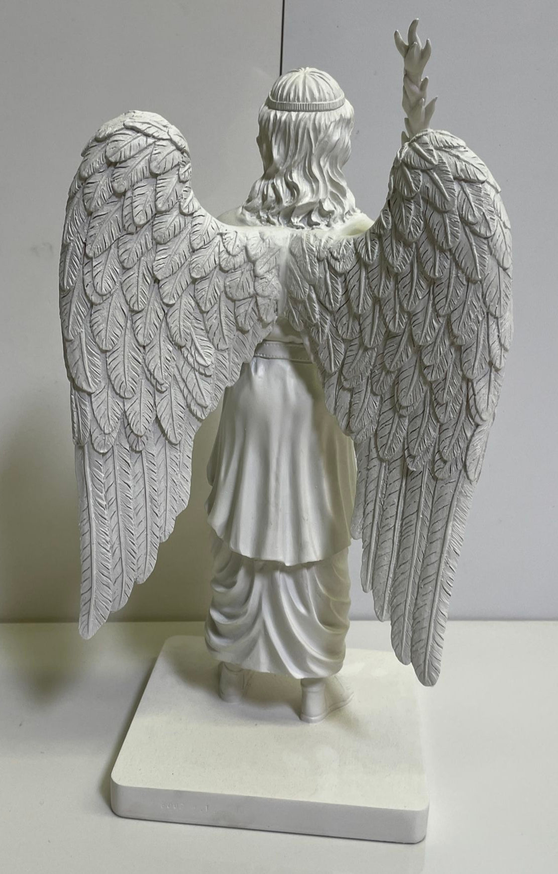 White Resin Angel Statue – Archangel Uriel with Flame and Keys Large attic new no returns - Museumize.com