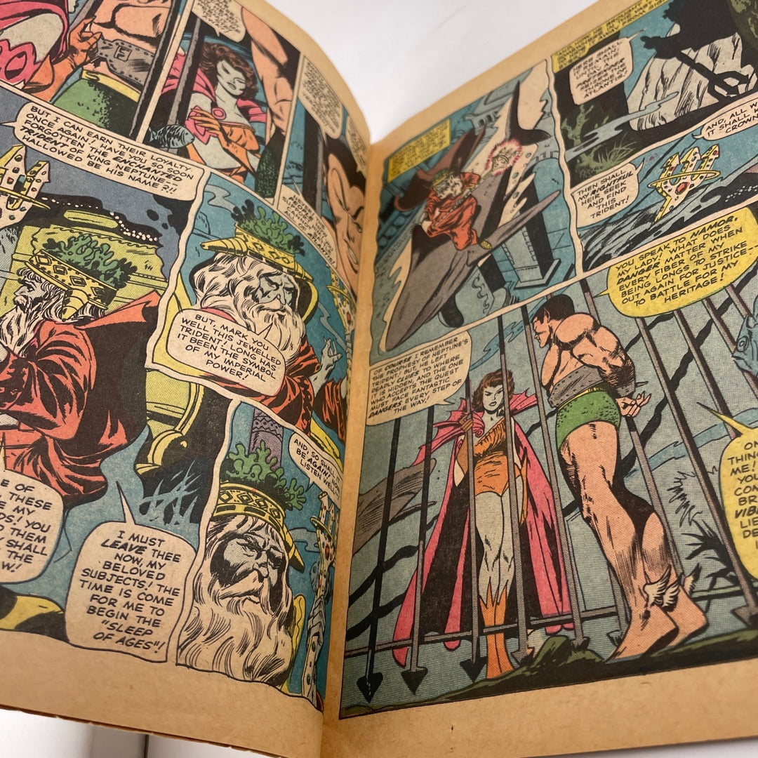 Comic Book - Marvel Sub-Mariner and The Incredible Hulk Vol. 1, No. 70 (August 1965) Silver Age attic no returns - Museumize.com