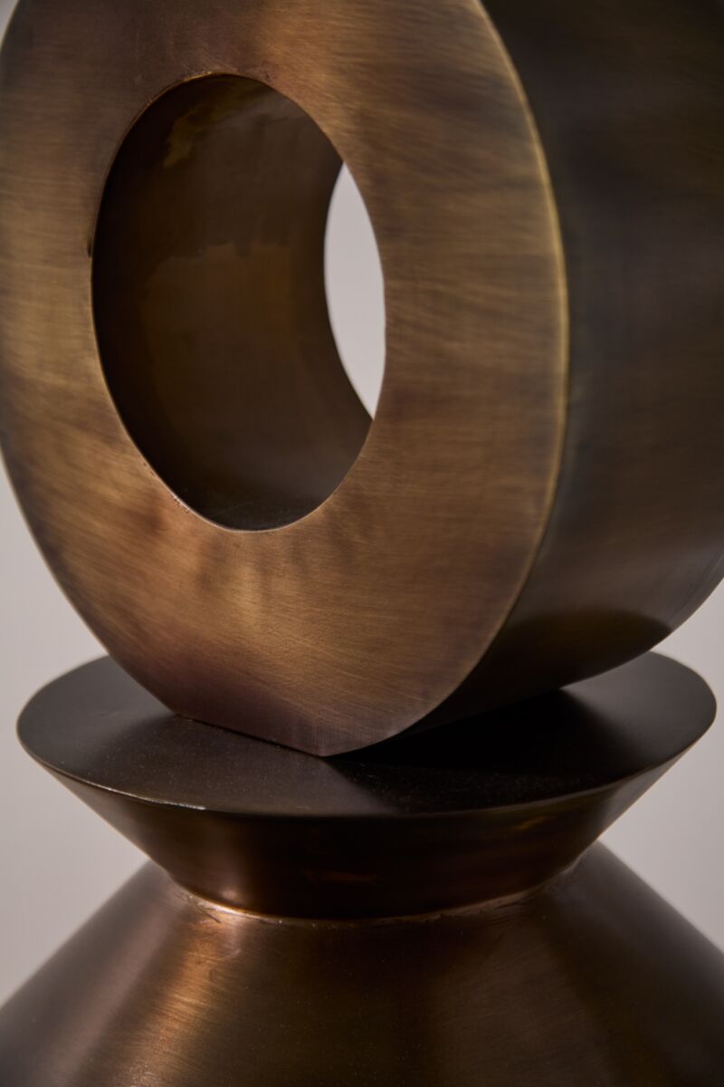 Echelon Display Column | Geometric 25 to 37H